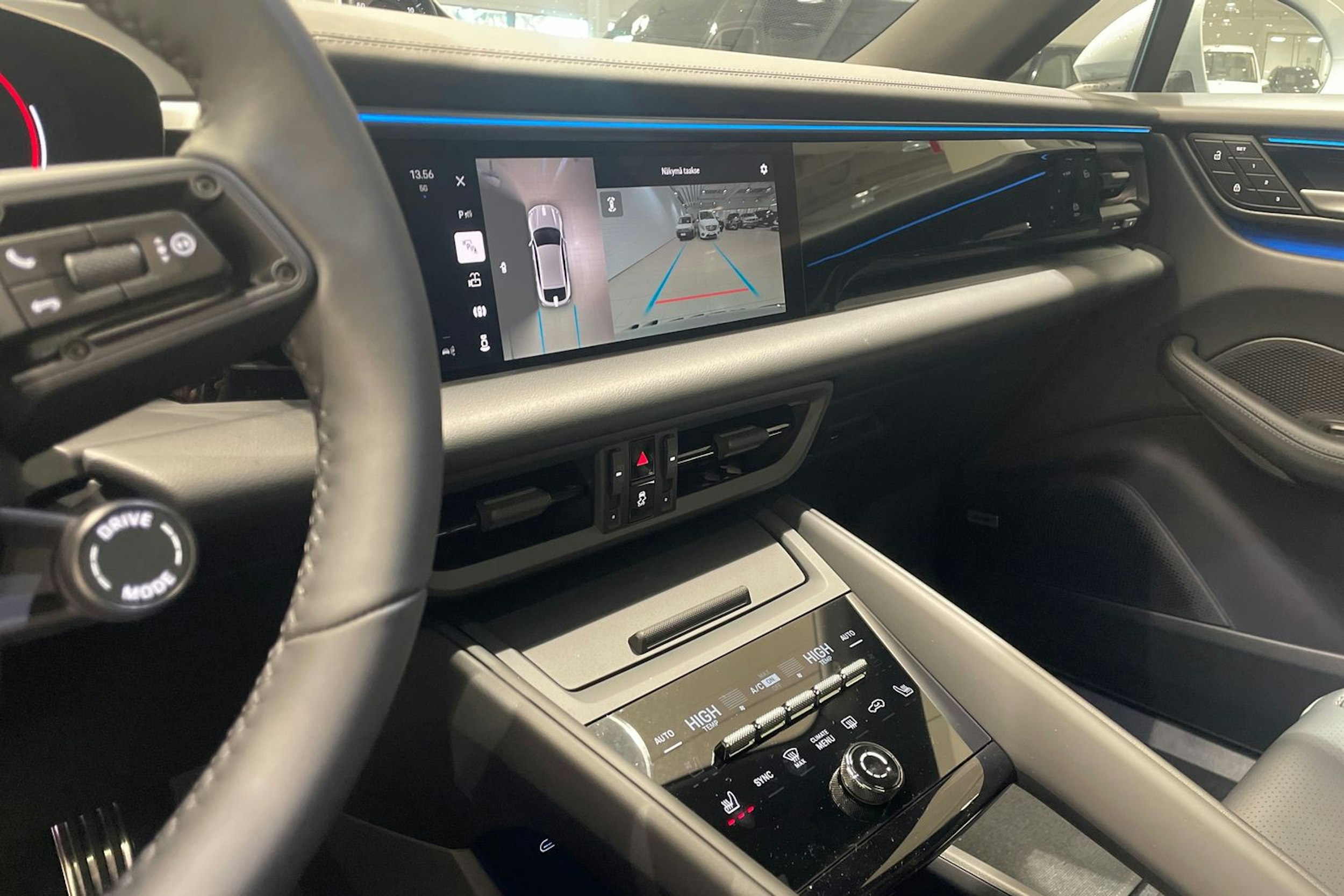 harmaa Porsche Macan 2025 kuva 15.