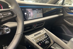 harmaa Porsche Macan 2025 kuva 15.