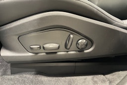 harmaa Porsche Macan 2025 kuva 20.