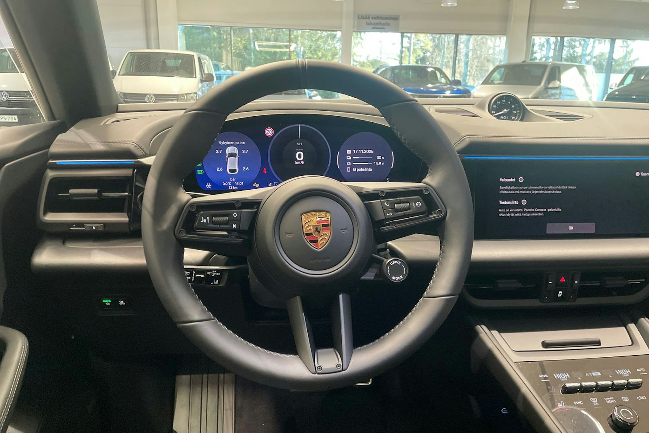 harmaa Porsche Macan 2025 kuva 21.
