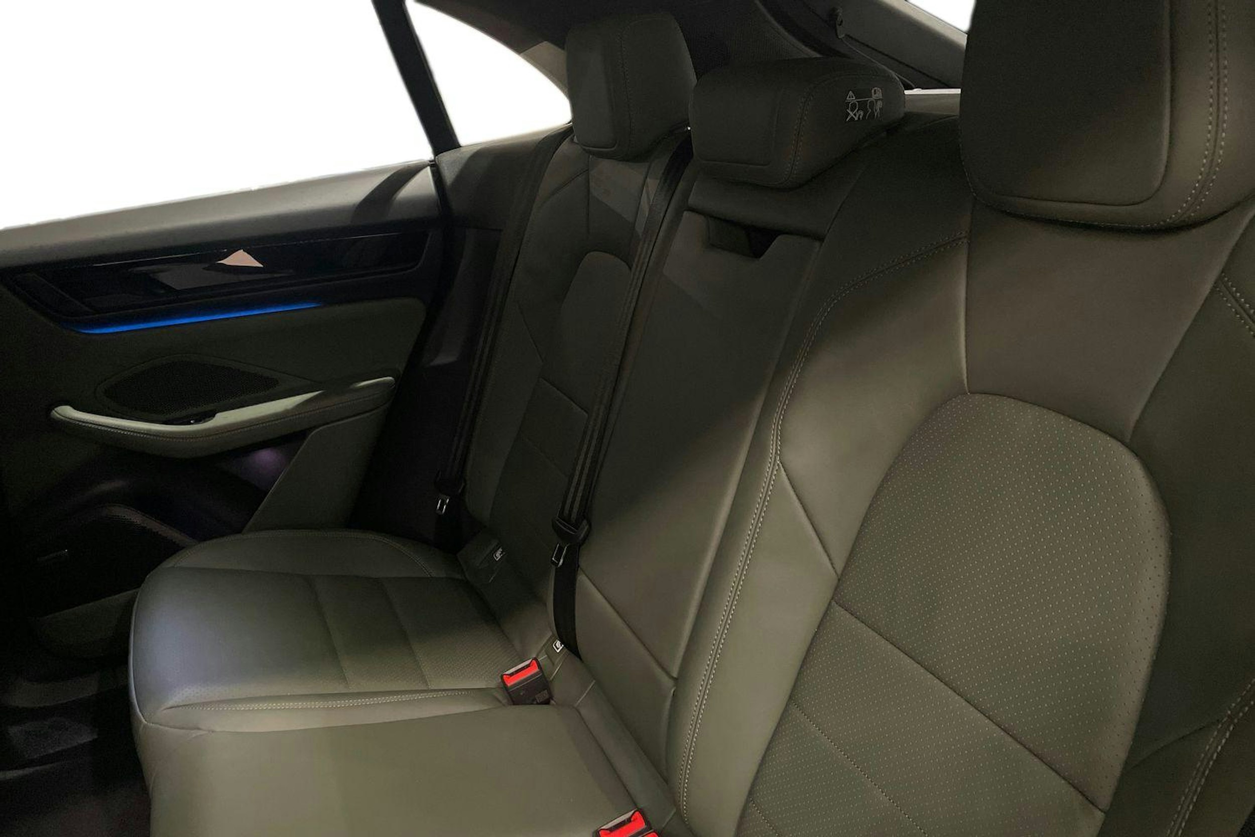 musta Porsche Macan 2025 kuva 8.