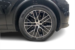 musta Porsche Macan 2025 kuva 9.