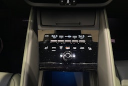 musta Porsche Macan 2025 kuva 14.