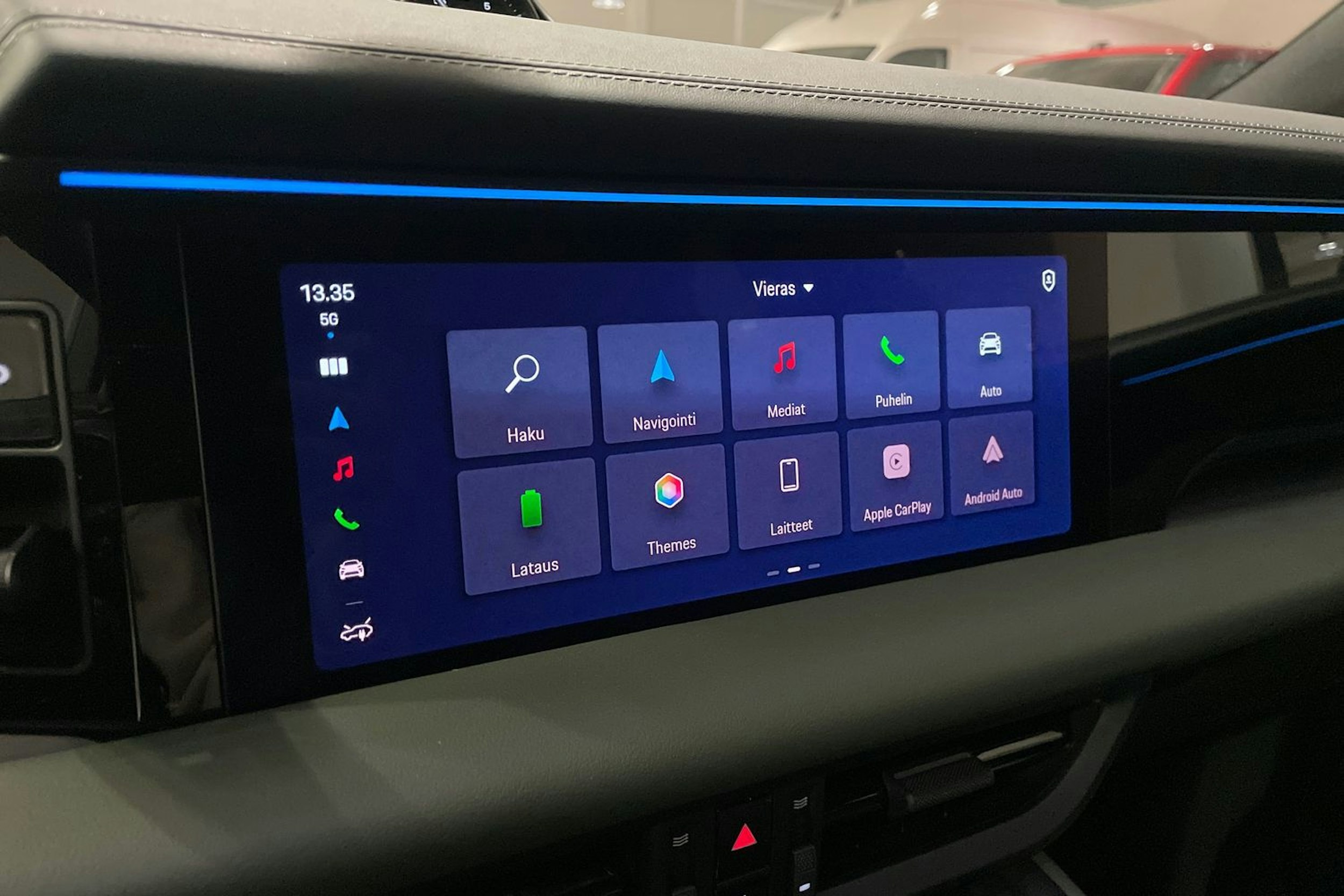 musta Porsche Macan 2025 kuva 15.