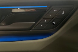 musta Porsche Macan 2025 kuva 17.