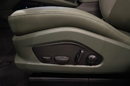 musta Porsche Macan 2025 kuva 19.