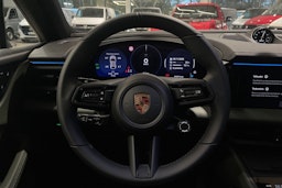 musta Porsche Macan 2025 kuva 20.