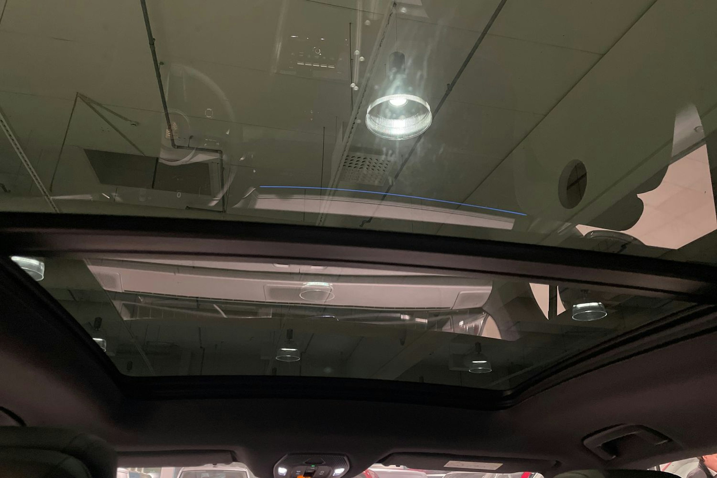 musta Porsche Macan 2025 kuva 21.