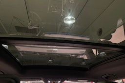 musta Porsche Macan 2025 kuva 21.