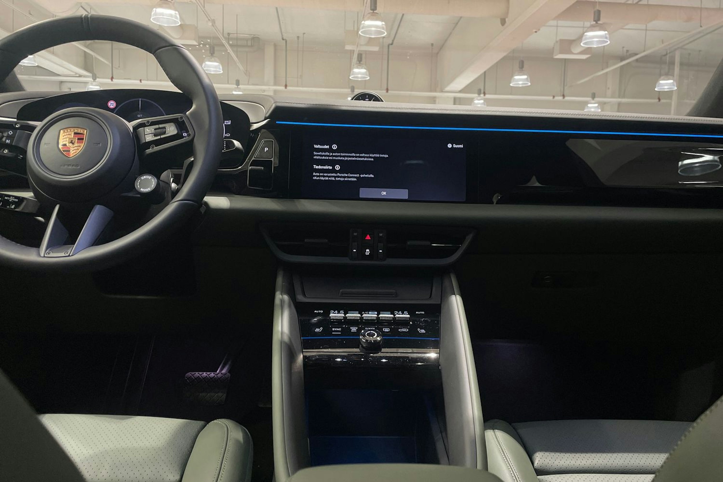 musta Porsche Macan 2025 kuva 22.