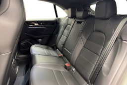 vihreä Porsche Macan 2025 kuva 7.