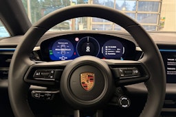 vihreä Porsche Macan 2025 kuva 9.