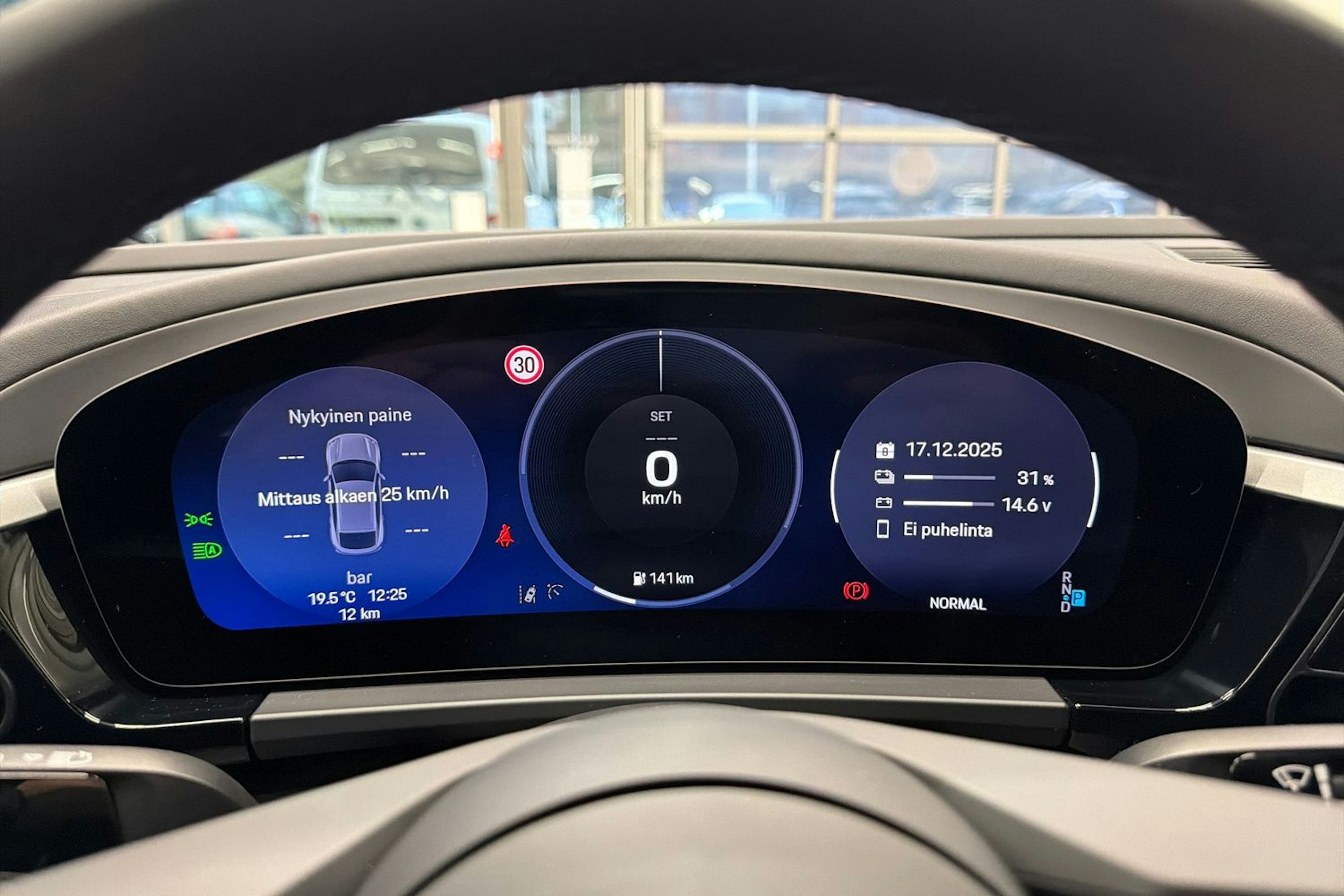 vihreä Porsche Macan 2025 kuva 10.