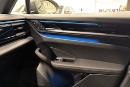 vihreä Porsche Macan 2025 kuva 13.