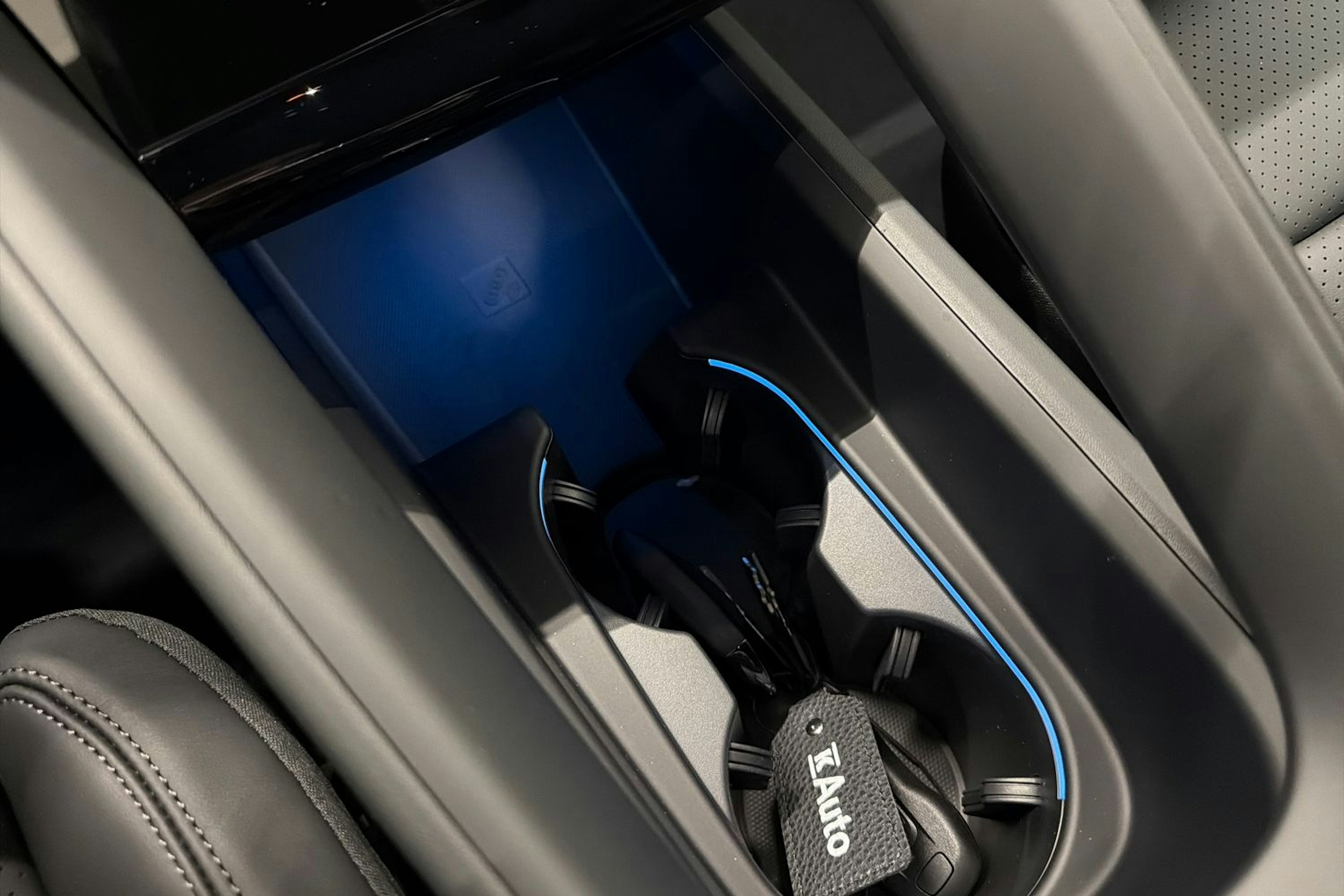 vihreä Porsche Macan 2025 kuva 14.