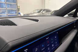 vihreä Porsche Macan 2025 kuva 15.