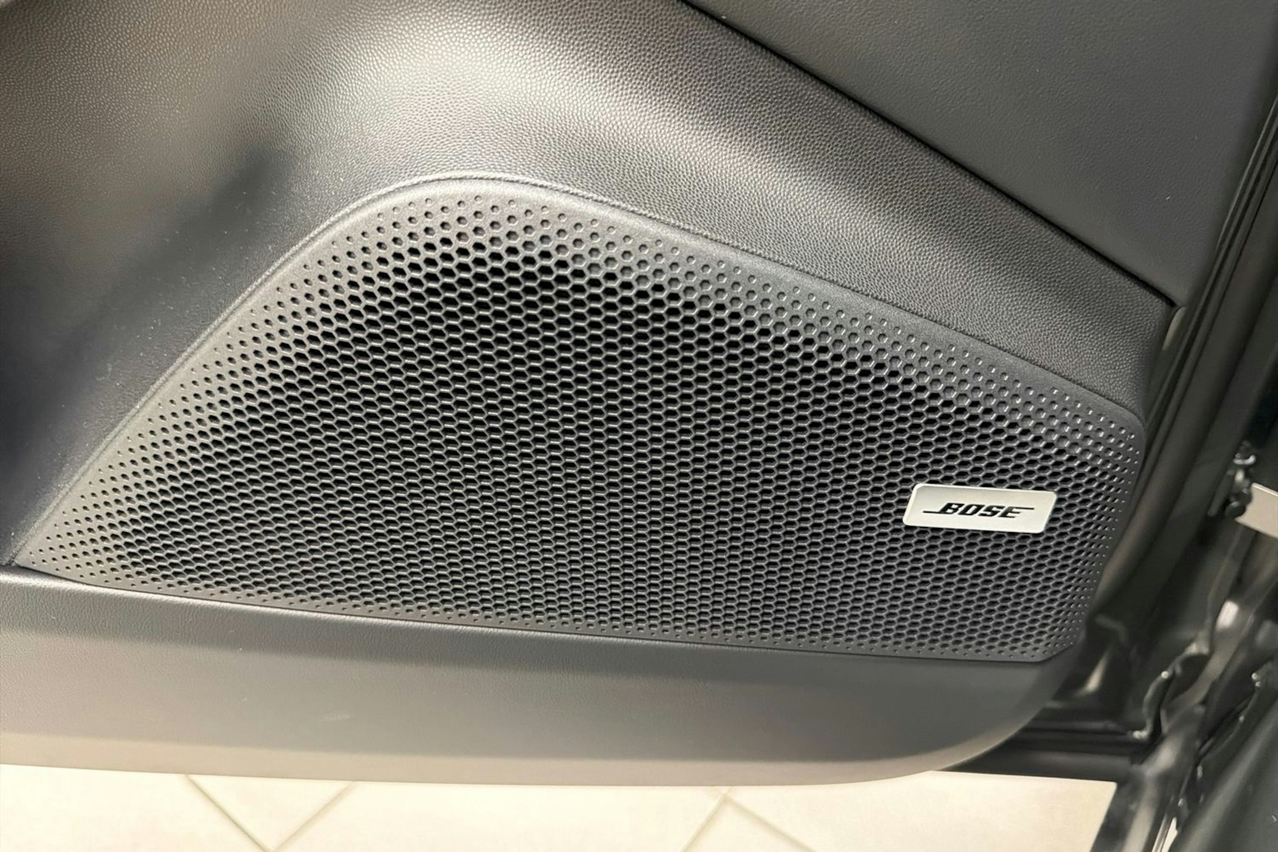 vihreä Porsche Macan 2025 kuva 17.