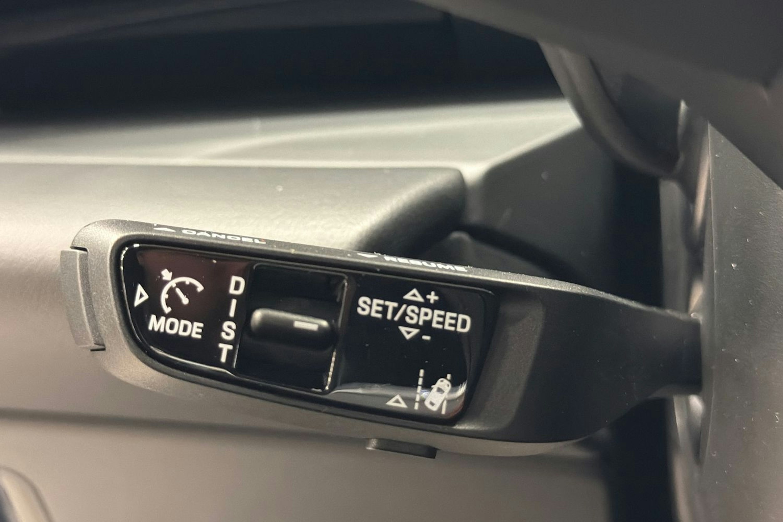 vihreä Porsche Macan 2025 kuva 18.