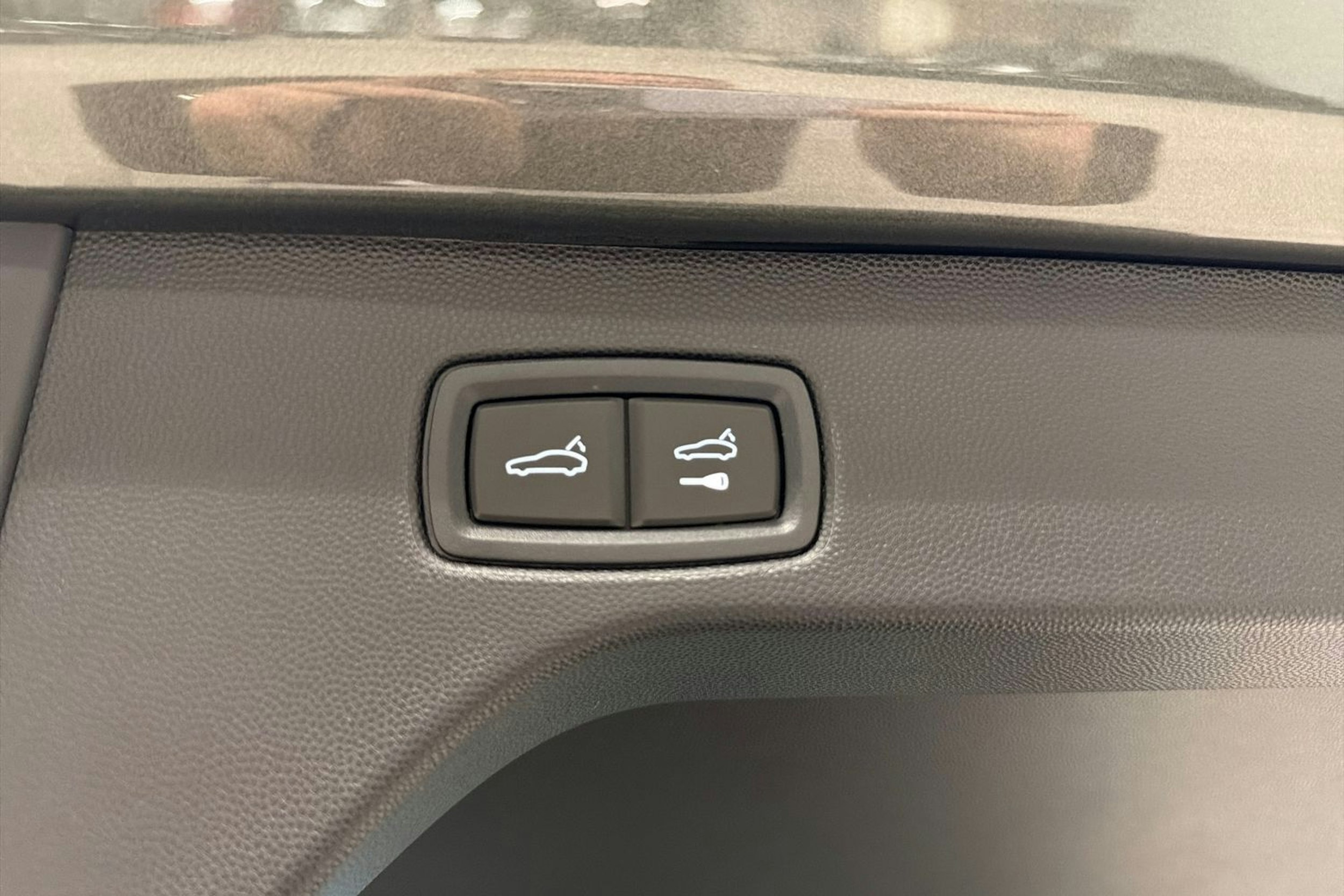 vihreä Porsche Macan 2025 kuva 23.