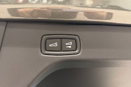 vihreä Porsche Macan 2025 kuva 23.