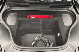 vihreä Porsche Macan 2025 kuva 24.