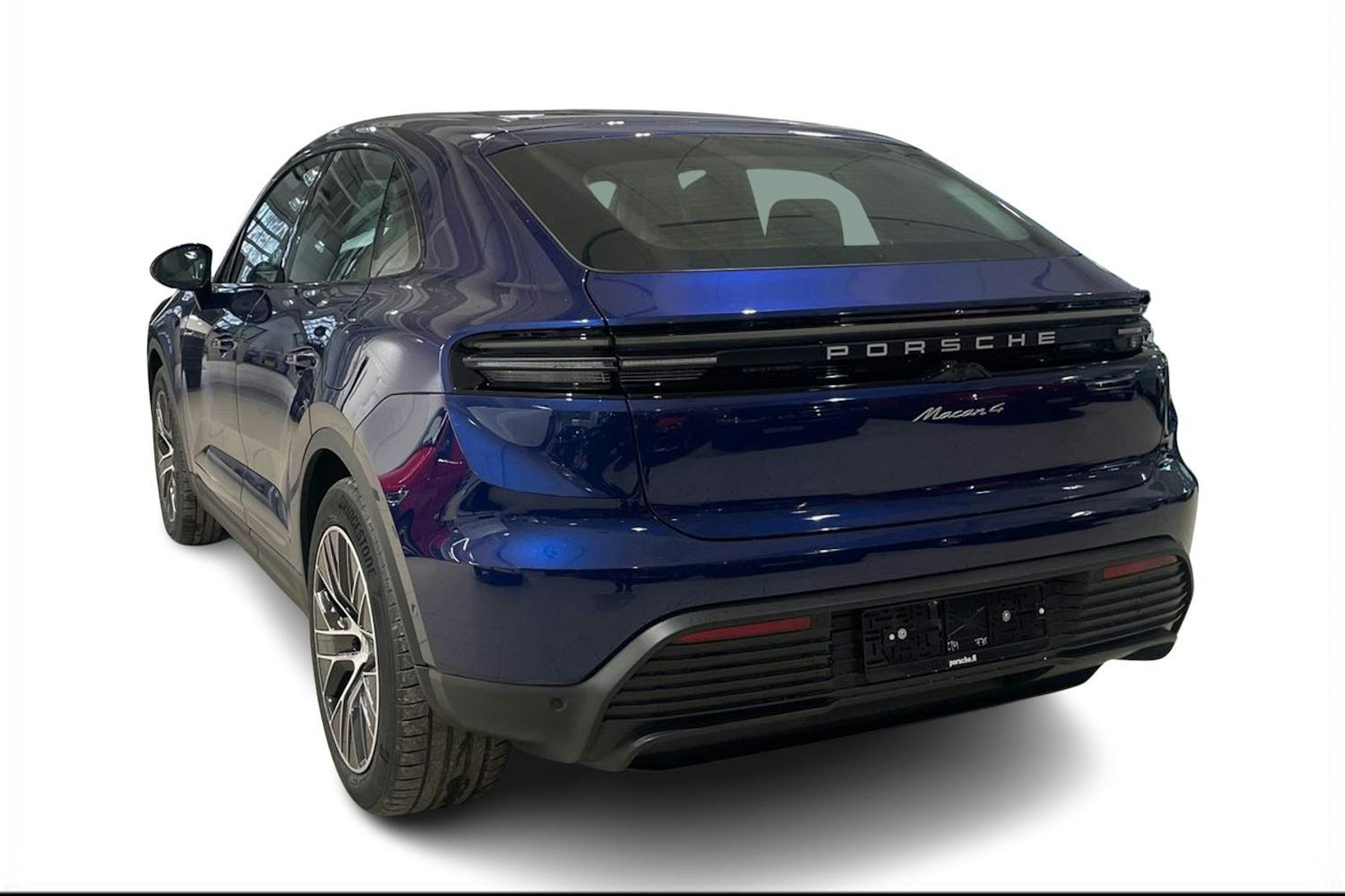 sininen Porsche Macan 2025 kuva 2.