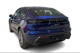 sininen Porsche Macan 2025 kuva 2.