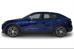 sininen Porsche Macan 2025 kuva 5.