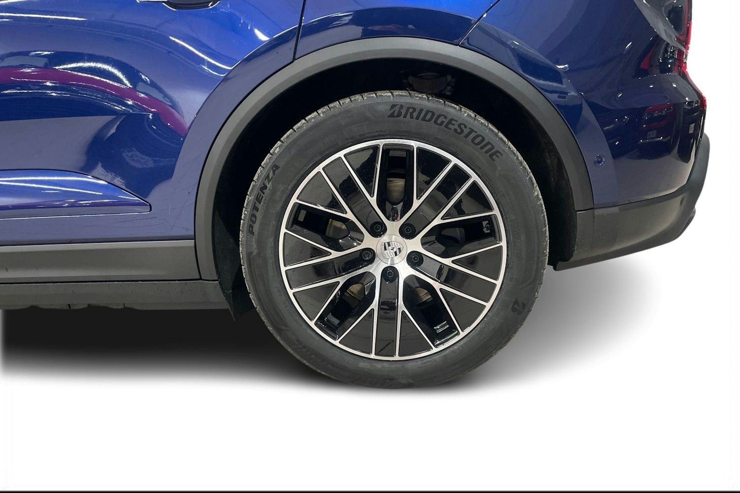 sininen Porsche Macan 2025 kuva 9.