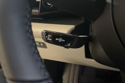 sininen Porsche Macan 2025 kuva 14.