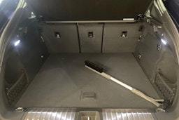 sininen Porsche Macan 2025 kuva 22.