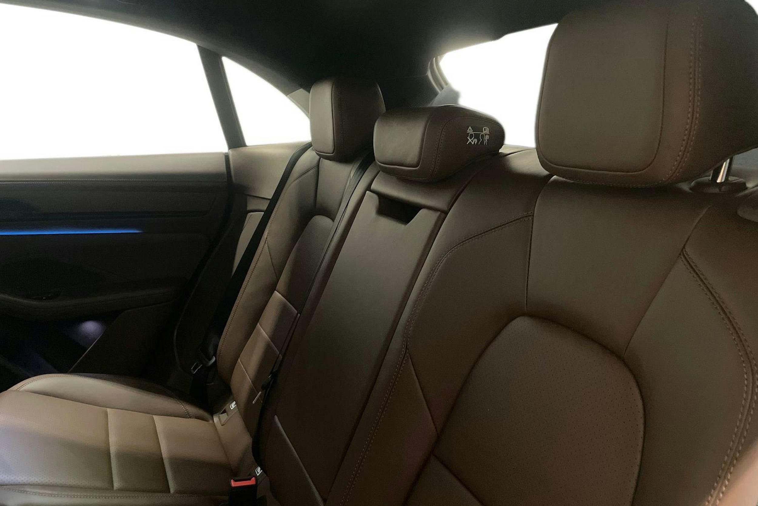 vihreä Porsche Macan 2025 kuva 8.