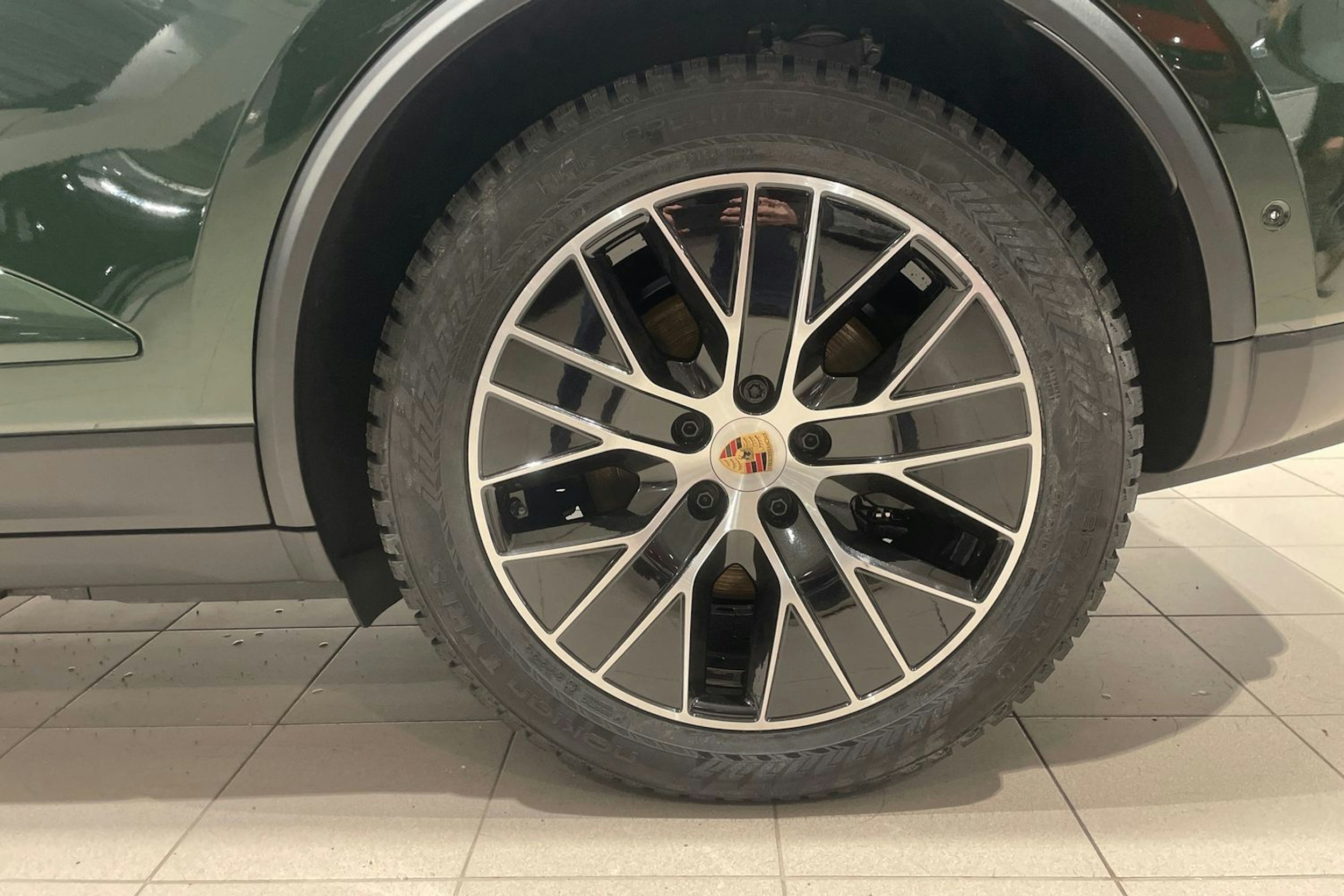 vihreä Porsche Macan 2025 kuva 10.