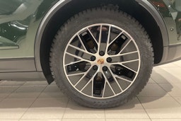 vihreä Porsche Macan 2025 kuva 10.