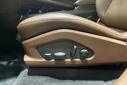 vihreä Porsche Macan 2025 kuva 16.