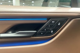 vihreä Porsche Macan 2025 kuva 17.