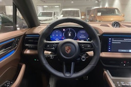 vihreä Porsche Macan 2025 kuva 18.