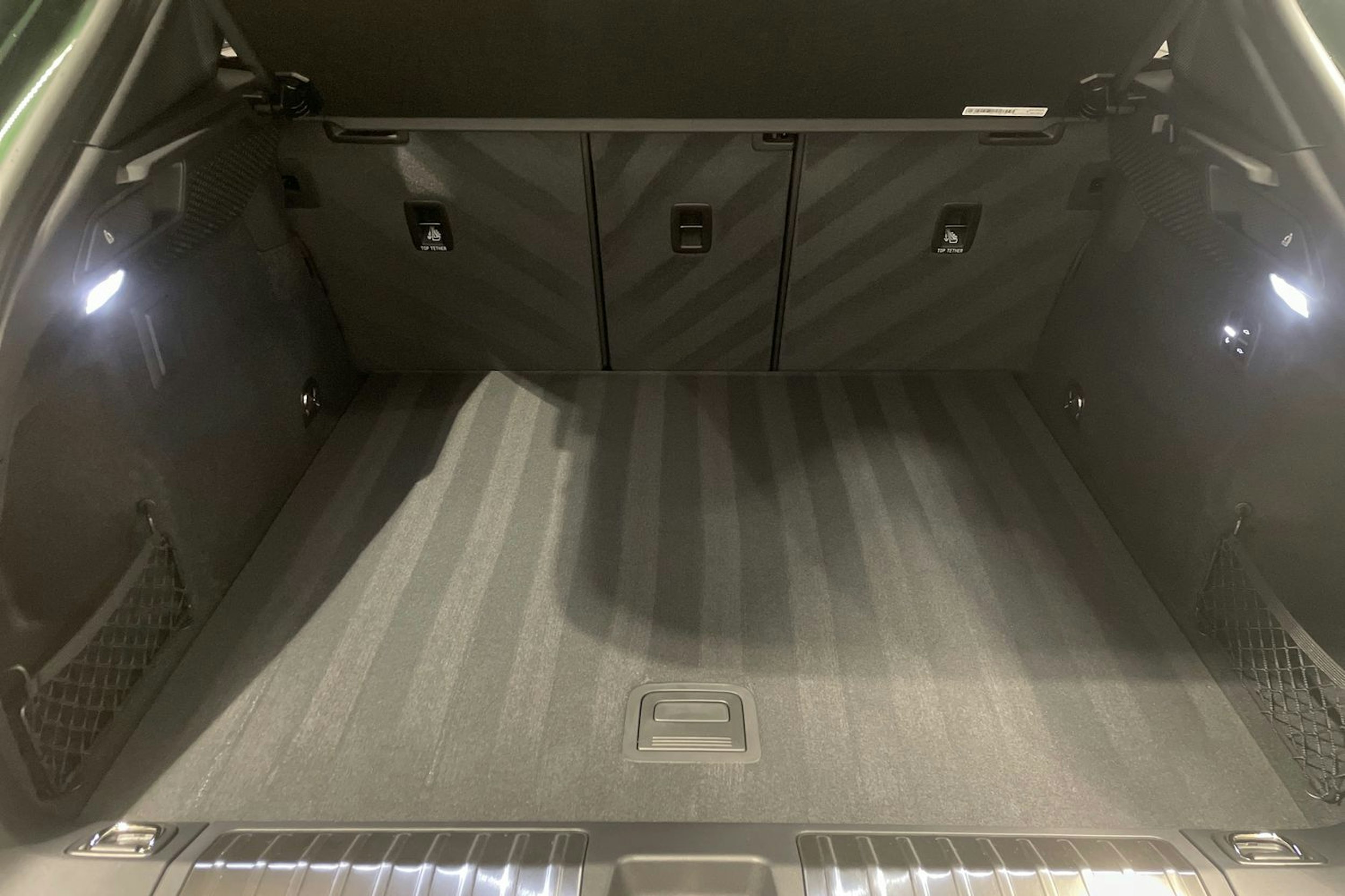 vihreä Porsche Macan 2025 kuva 19.