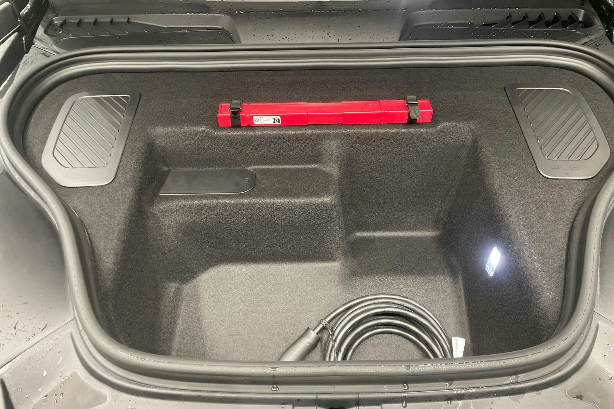 vihreä Porsche Macan 2025 kuva 23.