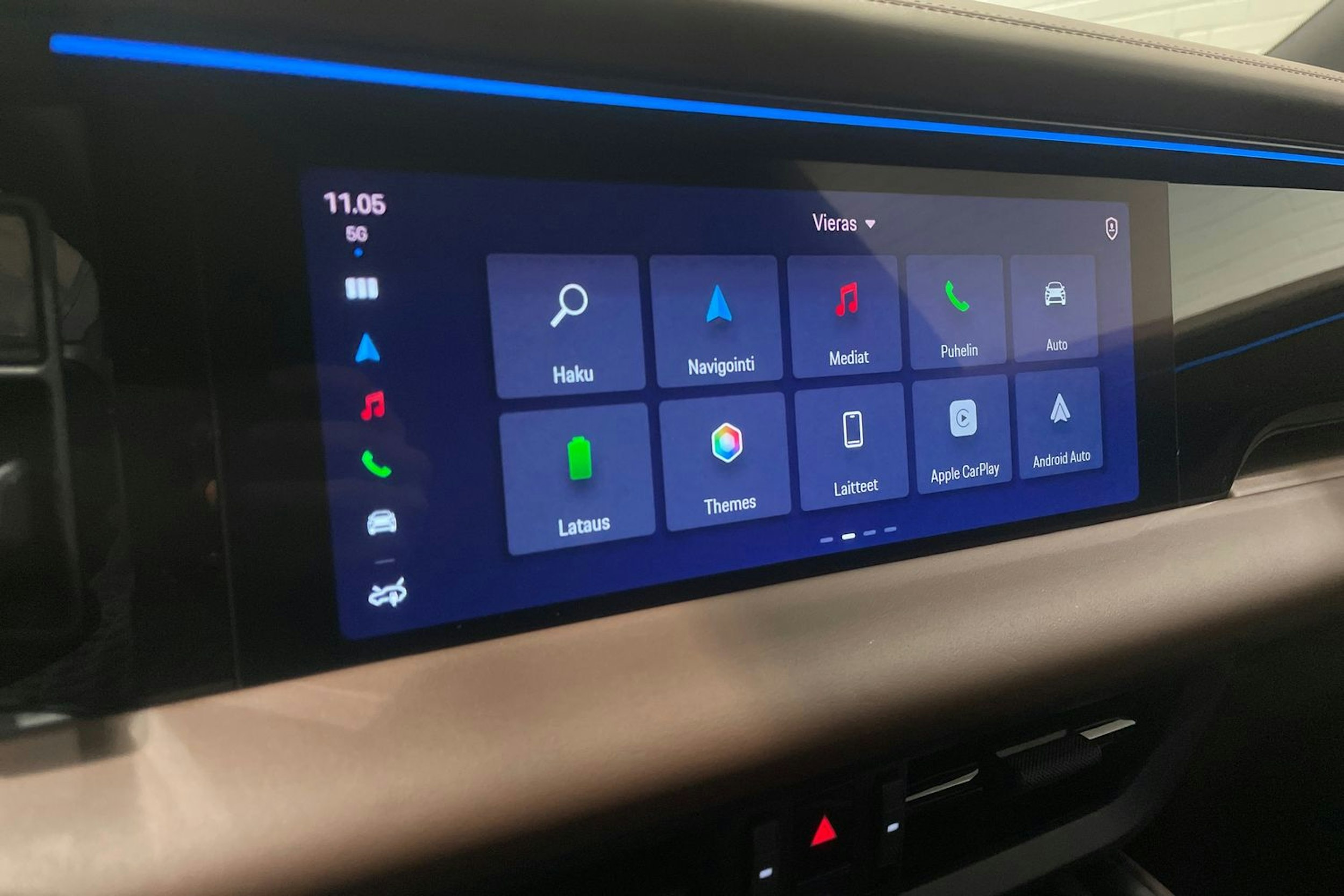 vihreä Porsche Macan 2025 kuva 24.