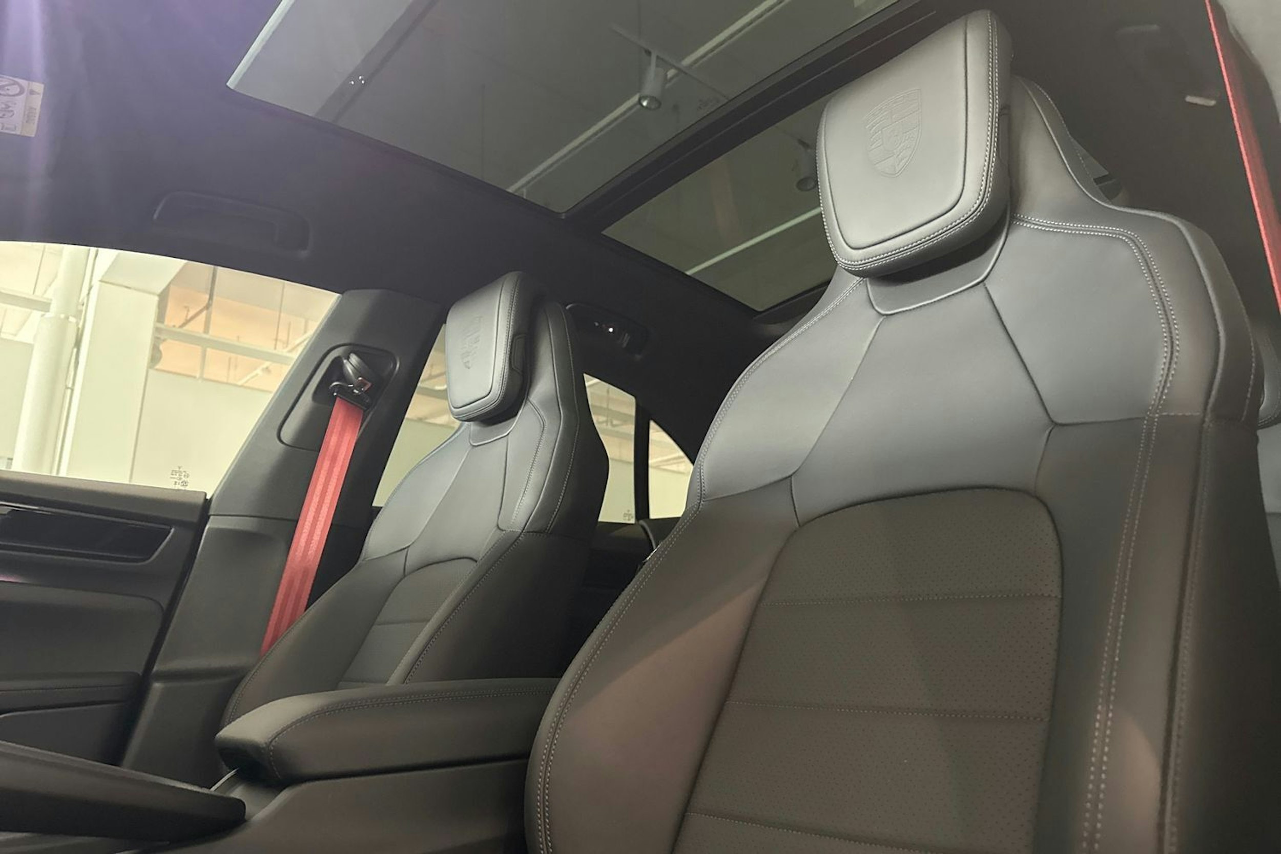 musta Porsche Macan 2025 kuva 9.