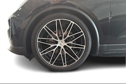 musta Porsche Macan 2025 kuva 15.