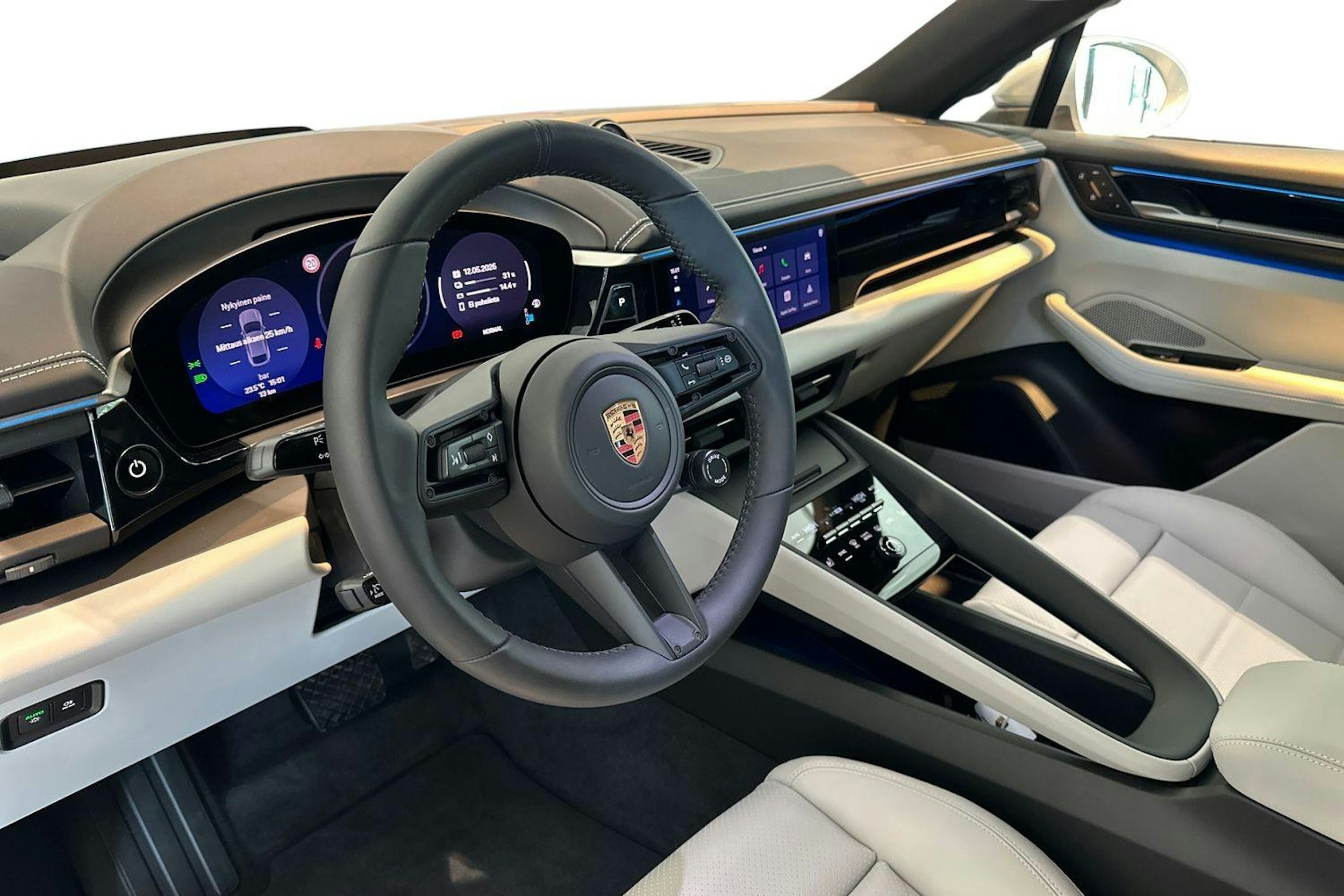 harmaa Porsche Macan 2025 kuva 6.