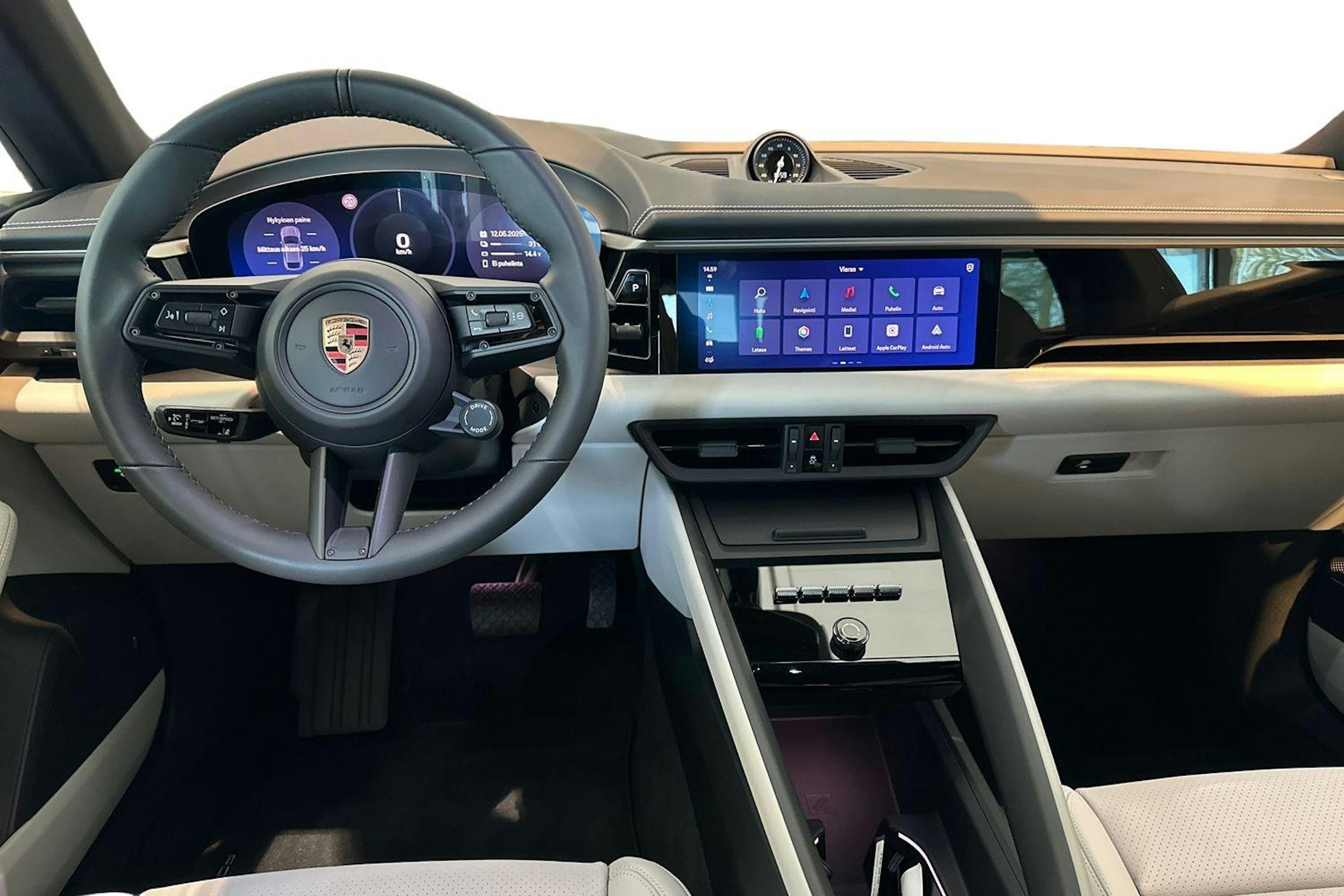harmaa Porsche Macan 2025 kuva 7.