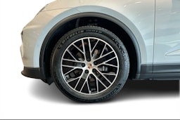 harmaa Porsche Macan 2025 kuva 9.