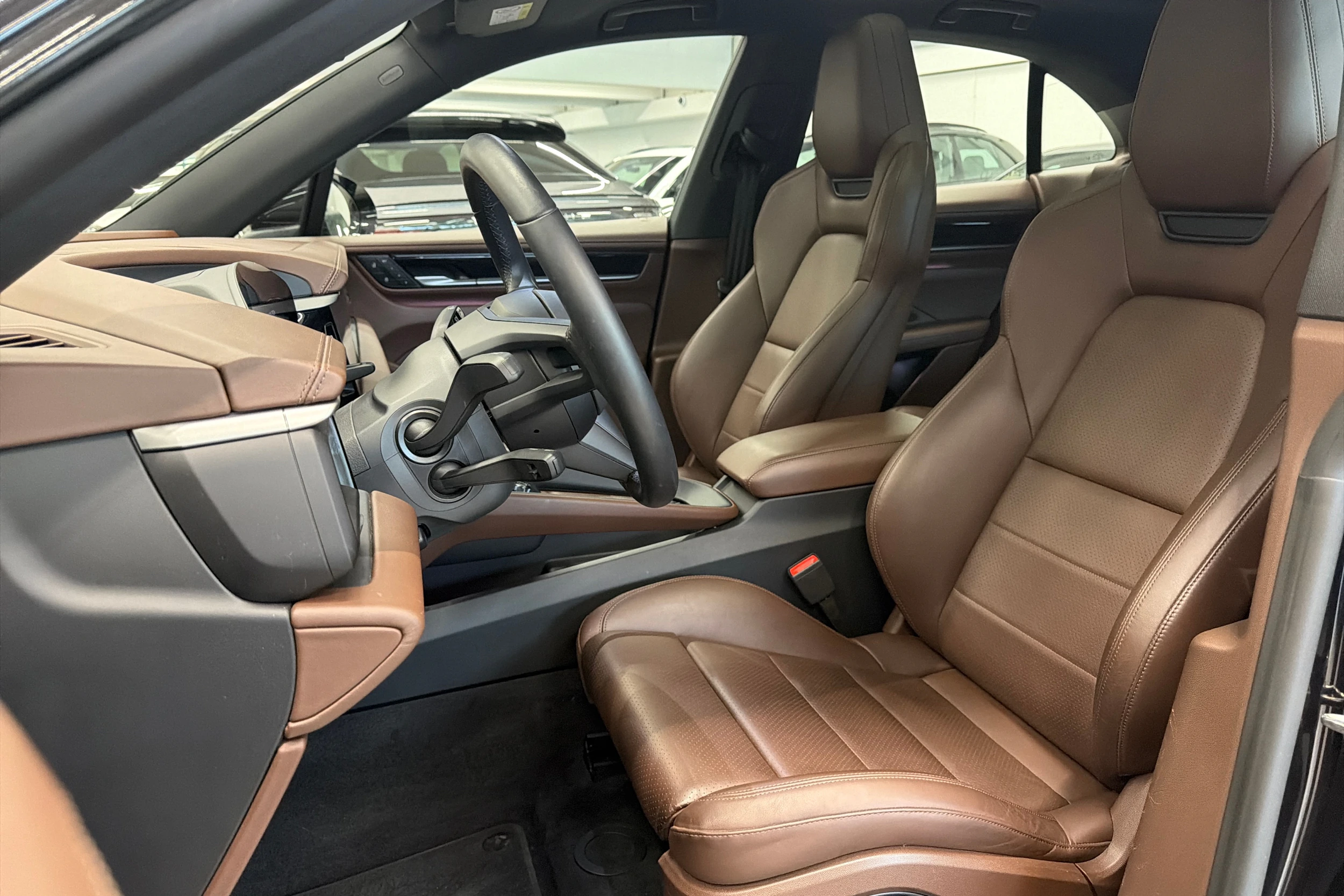 musta Porsche Macan 2025 kuva 10.
