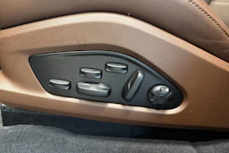 musta Porsche Macan 2025 kuva 15.