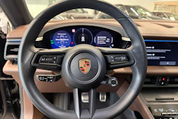 musta Porsche Macan 2025 kuva 16.