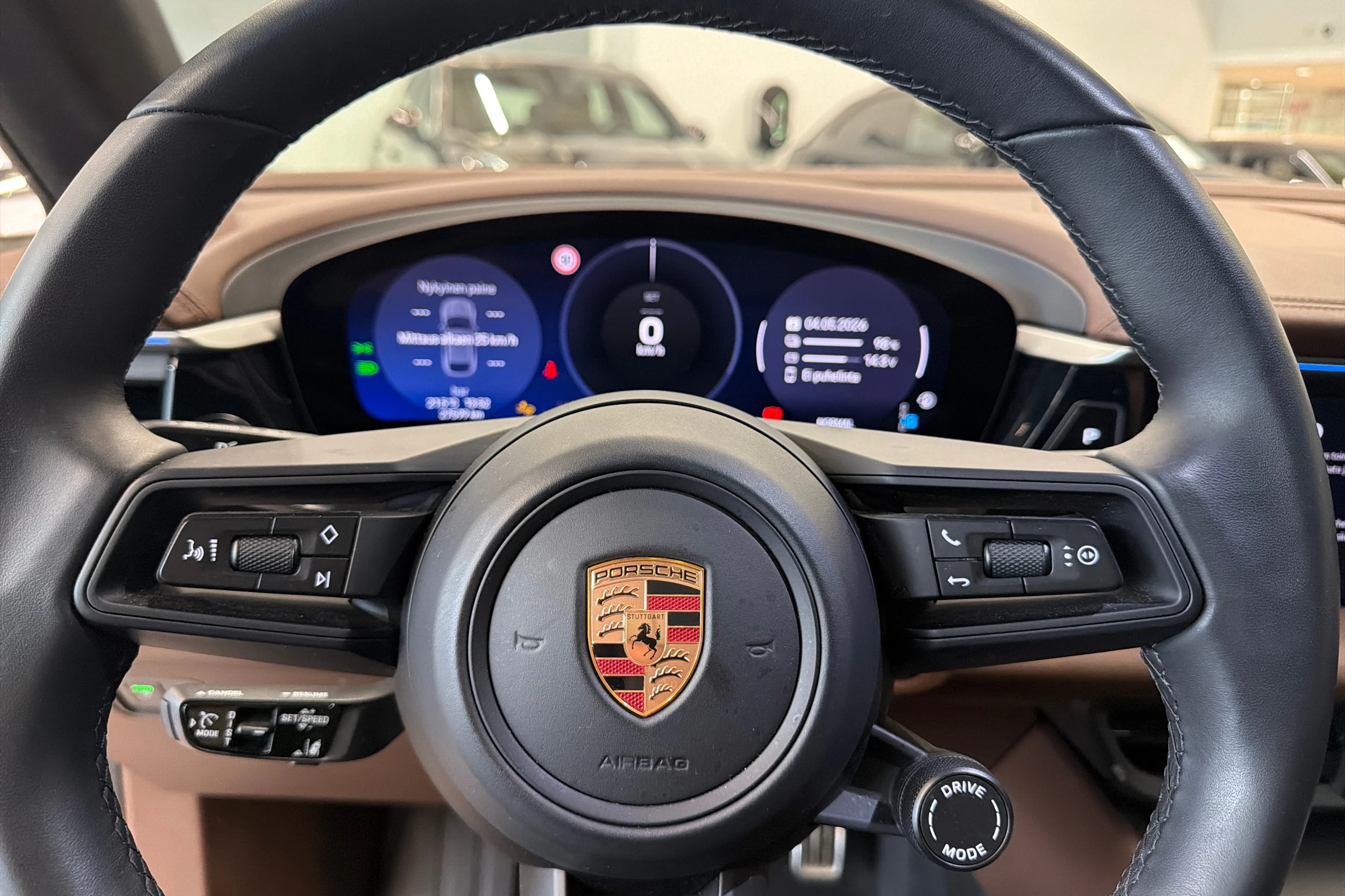 musta Porsche Macan 2025 kuva 17.