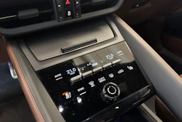 musta Porsche Macan 2025 kuva 20.